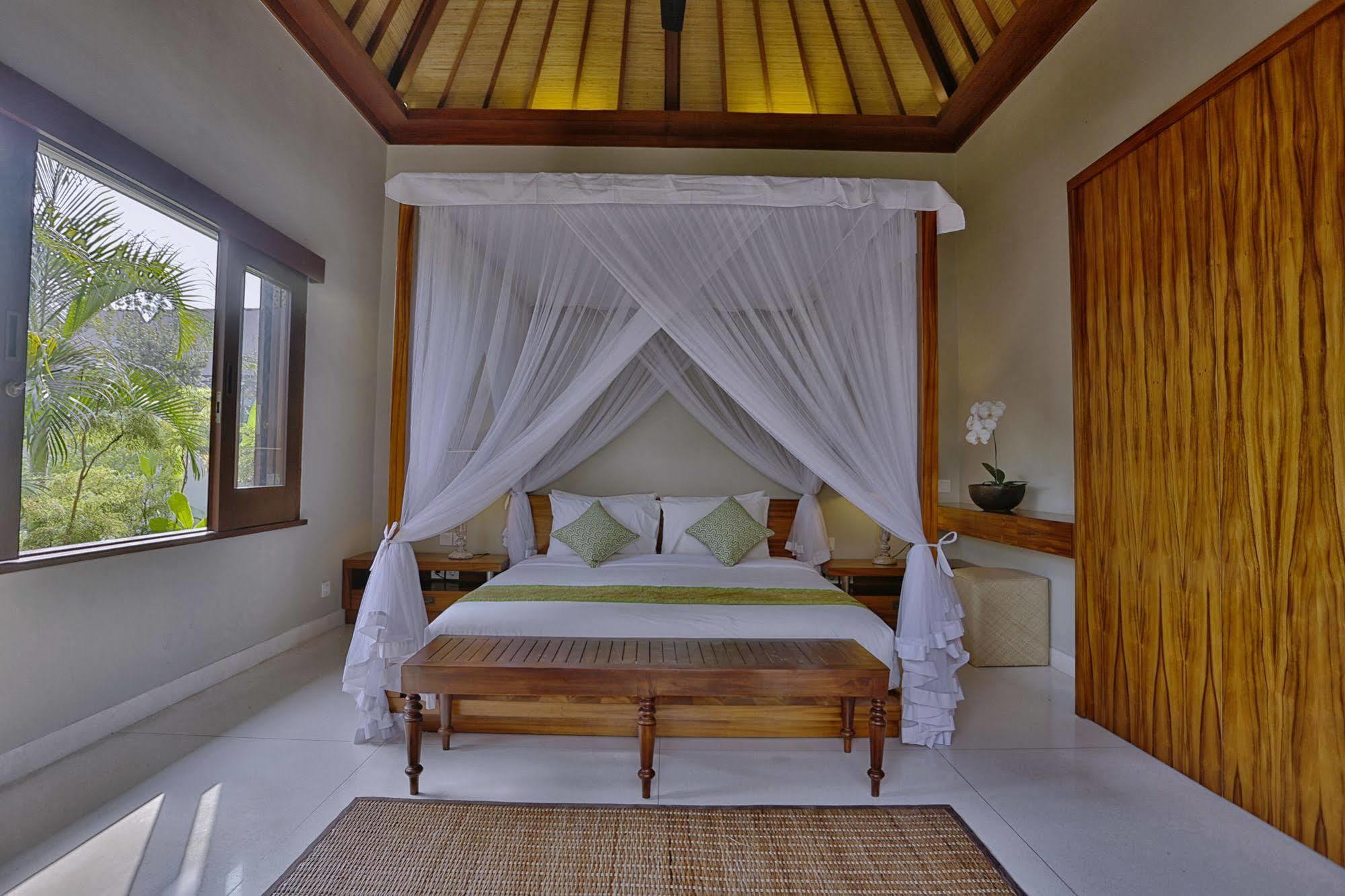 Villa Nikara Kuta  Luaran gambar