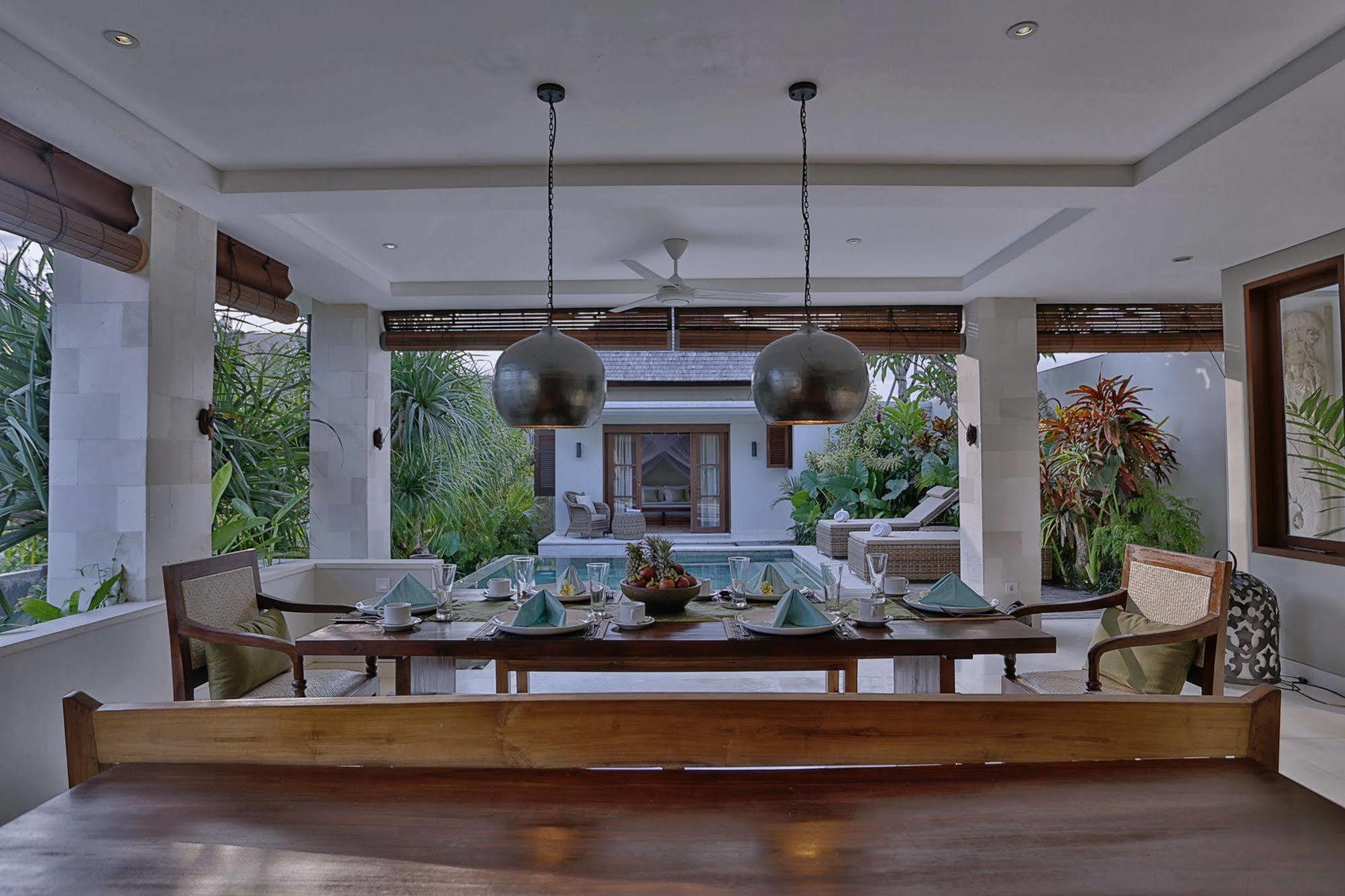 Villa Nikara Kuta  Luaran gambar